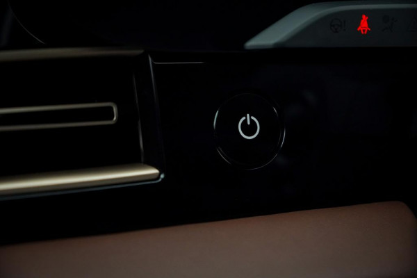 Porsche Taycan 79 kWh / Krijt / Pano / Stoelverwarming + Koeling / Warmtepomp / Luchtvering