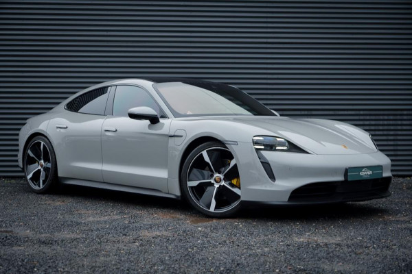 Porsche Taycan 79 kWh / Krijt / Pano / Stoelverwarming + Koeling / Warmtepomp / Luchtvering