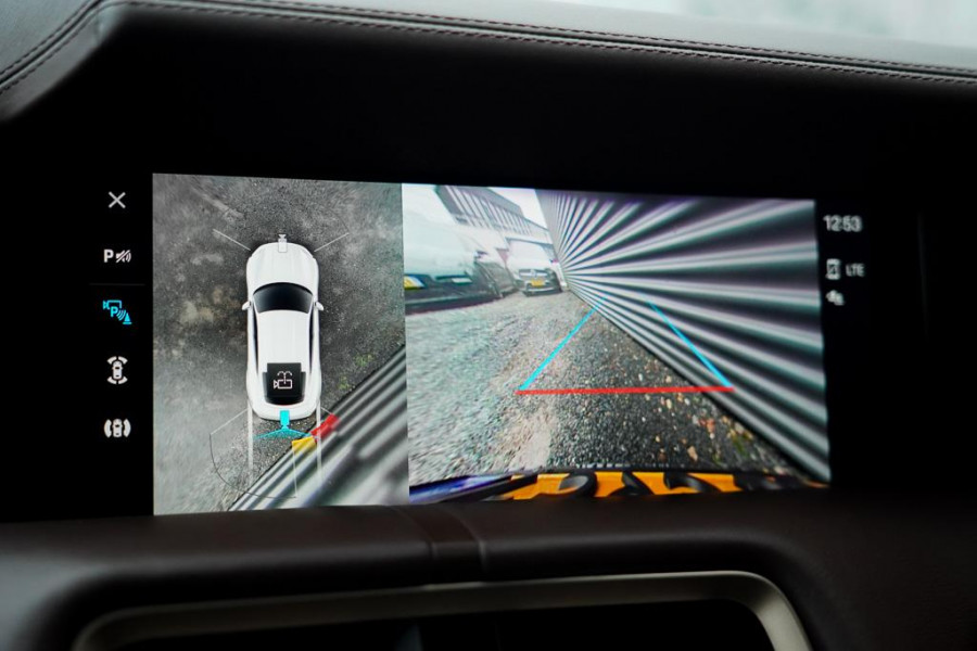 Porsche Taycan 79 kWh / Krijt / Pano / Stoelverwarming + Koeling / Warmtepomp / Luchtvering