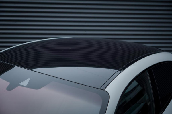 Porsche Taycan 79 kWh / Krijt / Pano / Stoelverwarming + Koeling / Warmtepomp / Luchtvering