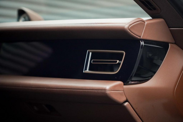 Porsche Taycan 79 kWh / Krijt / Pano / Stoelverwarming + Koeling / Warmtepomp / Luchtvering