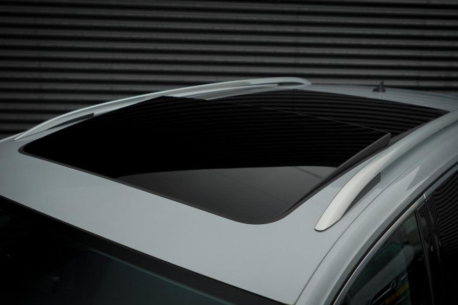 Volkswagen Touran 1.8 TSI Highline Business R 7p / Stoel&Stuurverwarming / Pano