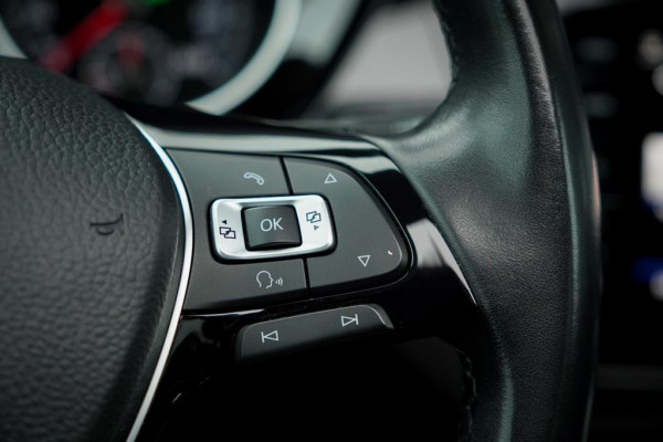 Volkswagen Touran 1.8 TSI Highline Business R 7p / Stoel&Stuurverwarming / Pano