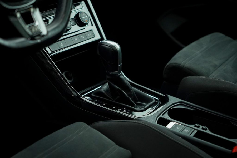 Volkswagen Touran 1.8 TSI Highline Business R 7p / Stoel&Stuurverwarming / Pano