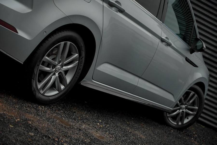 Volkswagen Touran 1.8 TSI Highline Business R 7p / Stoel&Stuurverwarming / Pano