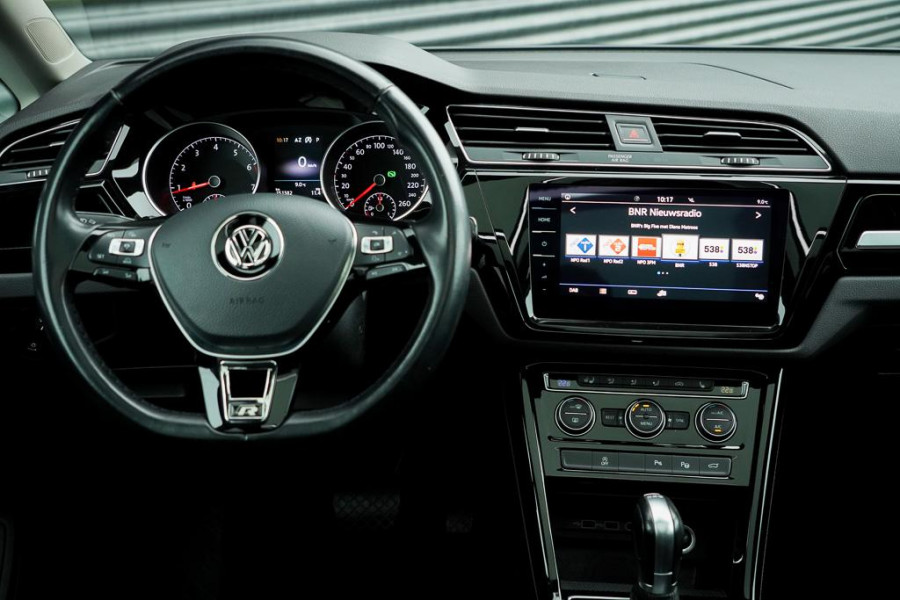 Volkswagen Touran 1.8 TSI Highline Business R 7p / Stoel&Stuurverwarming / Pano