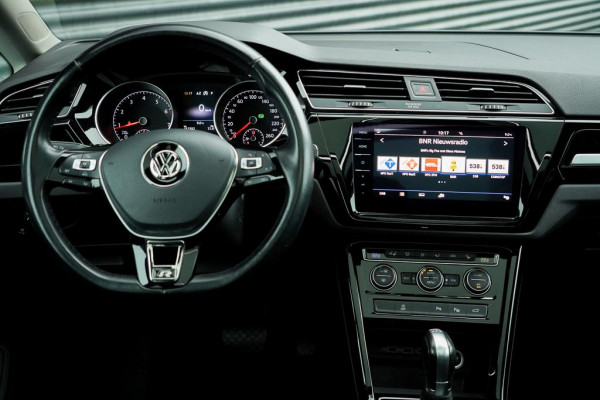 Volkswagen Touran 1.8 TSI Highline Business R 7p / Stoel&Stuurverwarming / Pano