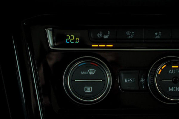 Volkswagen Touran 1.8 TSI Highline Business R 7p / Stoel&Stuurverwarming / Pano