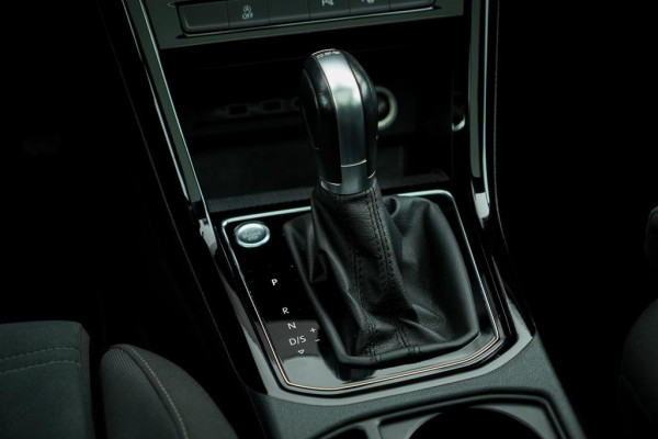 Volkswagen Touran 1.8 TSI Highline Business R 7p / Stoel&Stuurverwarming / Pano