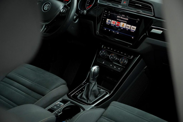 Volkswagen Touran 1.8 TSI Highline Business R 7p / Stoel&Stuurverwarming / Pano