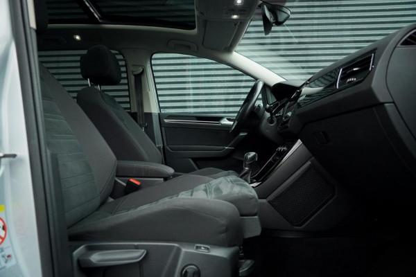 Volkswagen Touran 1.8 TSI Highline Business R 7p / Stoel&Stuurverwarming / Pano