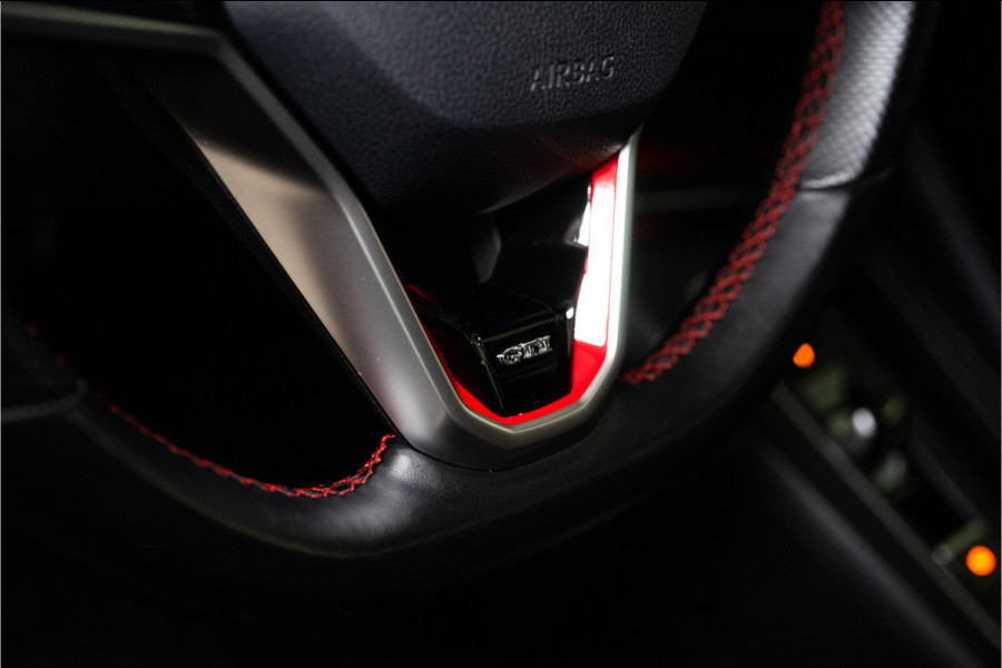 Volkswagen Golf 2.0 TSI GTI Clubsport 301 PK | IQ | Pano | Sfeer | Harman | Leder | BOMVOL! 12 MND Garantie