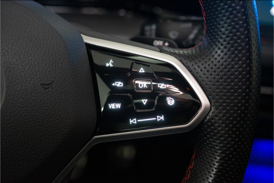 Volkswagen Golf 2.0 TSI GTI Clubsport 301 PK | IQ | Pano | Sfeer | Harman | Leder | BOMVOL! 12 MND Garantie