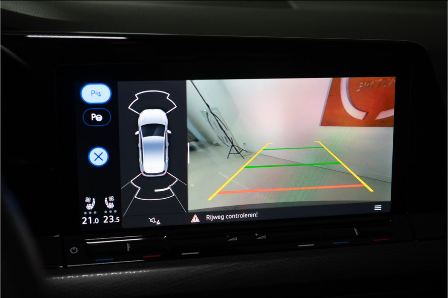 Volkswagen Golf 2.0 TSI GTI Clubsport 301 PK | IQ | Pano | Sfeer | Harman | Leder | BOMVOL! 12 MND Garantie