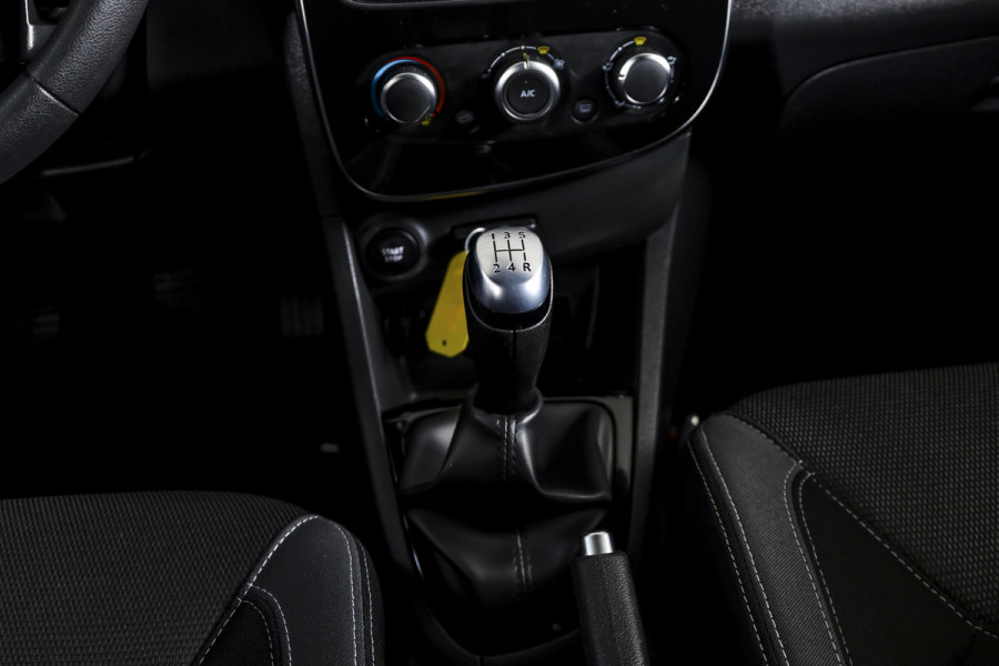 Renault Clio 90 PK 0.9 TCe Zen Orig. NL | Cruise | PDC | NAV | Airco | DAB | Afn. Trekhaak | LM 16" |