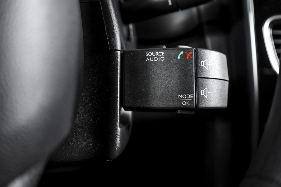 Renault Clio 90 PK 0.9 TCe Zen Orig. NL | Cruise | PDC | NAV | Airco | DAB | Afn. Trekhaak | LM 16" |