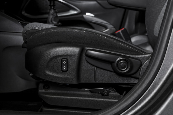 Opel Crossland 1.2 Turbo Elegance 110 PK Orig. NL | Cruise | PDC | PDC | Camera | NAV + App. Connect | ECC | Trekhaak | DAB | LM 16" |