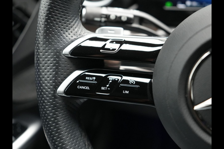 Mercedes-Benz C-Klasse Estate 300 e AMG PHEV 313pk Dealer O.H. PHEV | Panodak | Camera | Lederen Sportstoelen Memory & Verwarmd | Apple Carplay | Sfeerverlichting | Navigatie | Cruise Control | DAB |