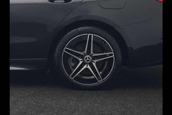 Mercedes-Benz C-Klasse Estate 300 e AMG PHEV 313pk Dealer O.H. PHEV | Panodak | Camera | Lederen Sportstoelen Memory & Verwarmd | Apple Carplay | Sfeerverlichting | Navigatie | Cruise Control | DAB |