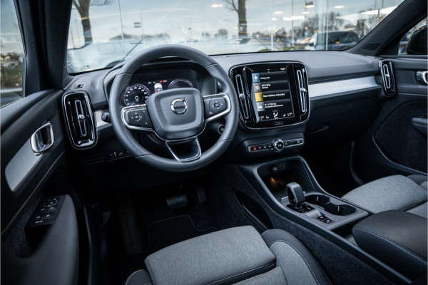 Volvo XC40 1.5 T4 Recharge Core ** Camera ** Stoelverwarming ** Winter-line