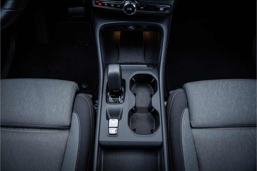 Volvo XC40 1.5 T4 Recharge Core ** Camera ** Stoelverwarming ** Winter-line