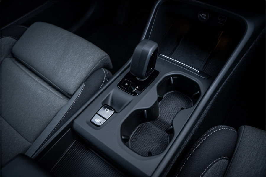 Volvo XC40 1.5 T4 Recharge Core ** Camera ** Stoelverwarming ** Winter-line