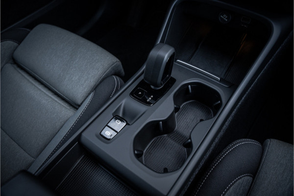 Volvo XC40 1.5 T4 Recharge Core ** Camera ** Stoelverwarming ** Winter-line