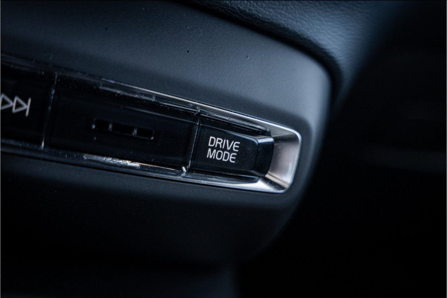 Volvo XC40 1.5 T4 Recharge Core ** Camera ** Stoelverwarming ** Winter-line