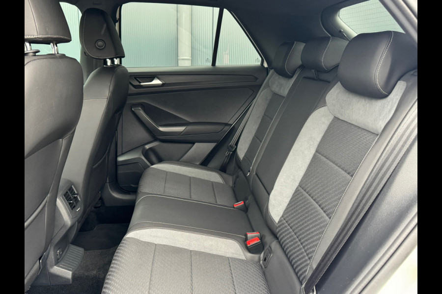 Volkswagen T-Roc 1.5 TSI Automaat R-Line * Camera * Side Assist * Virtual Cockpit * Stoelverwarming *