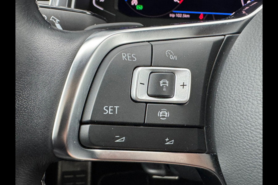 Volkswagen T-Roc 1.5 TSI Automaat R-Line * Camera * Side Assist * Virtual Cockpit * Stoelverwarming *