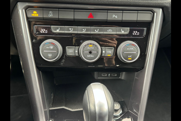Volkswagen T-Roc 1.5 TSI Automaat R-Line * Camera * Side Assist * Virtual Cockpit * Stoelverwarming *