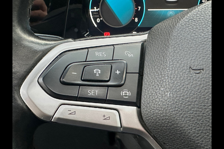 Volkswagen Golf 1.5 TSI Life Pano/ Navi / Sfeer