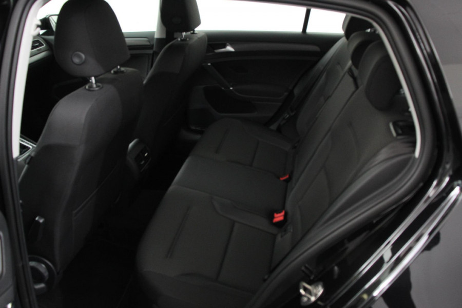 Volkswagen e-Golf Edition Volkswagen e-Golf e-Golf | Navigatie | Climate Control | Cruise control adaptief | Parkeer sensoren | Lichtmetalen Velgen 17" |
