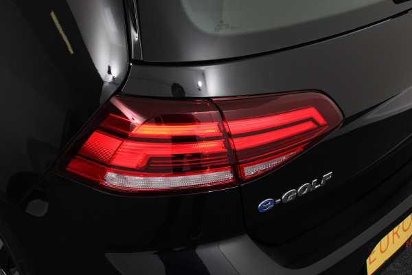 Volkswagen e-Golf Edition Volkswagen e-Golf e-Golf | Navigatie | Climate Control | Cruise control adaptief | Parkeer sensoren | Lichtmetalen Velgen 17" |