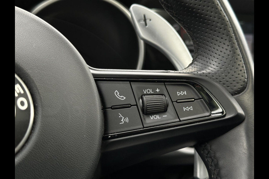 Alfa Romeo Stelvio 2.0 T AWD Veloce Panoramadak Adapt. Cruise Harman/Kardon Leer Stoelverw. 20''LM