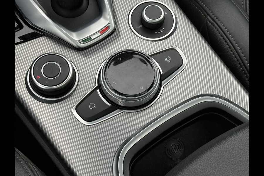 Alfa Romeo Stelvio 2.0 T AWD Veloce Panoramadak Adapt. Cruise Harman/Kardon Leer Stoelverw. 20''LM