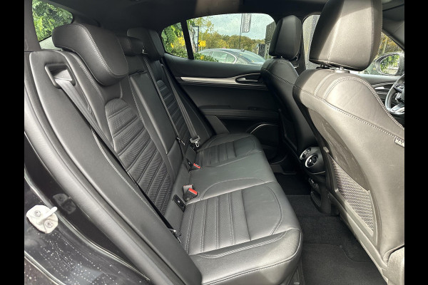 Alfa Romeo Stelvio 2.0 T AWD Veloce Panoramadak Adapt. Cruise Harman/Kardon Leer Stoelverw. 20''LM