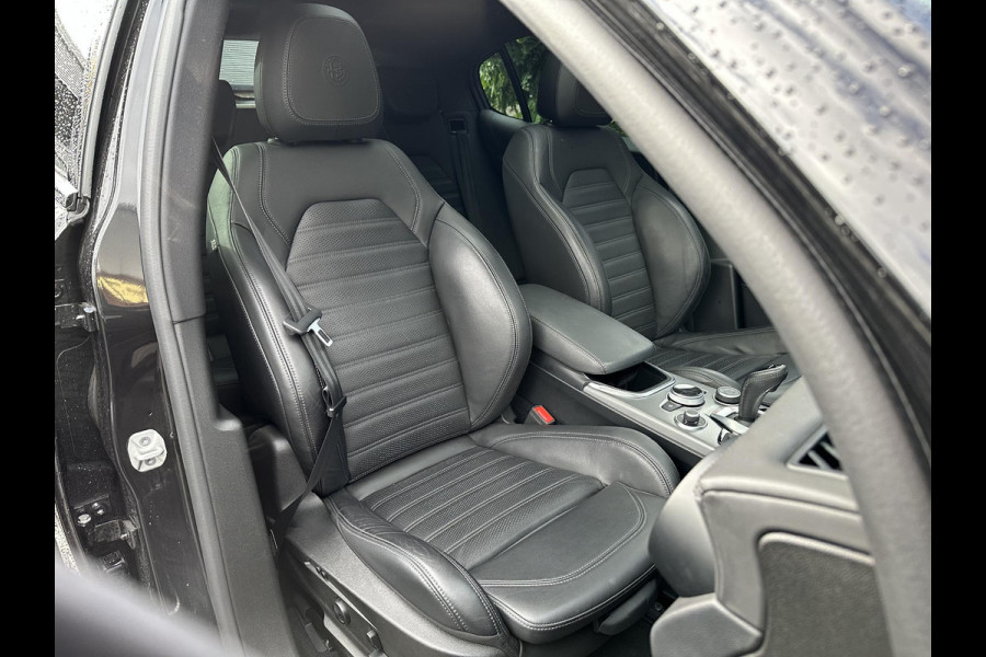 Alfa Romeo Stelvio 2.0 T AWD Veloce Panoramadak Adapt. Cruise Harman/Kardon Leer Stoelverw. 20''LM