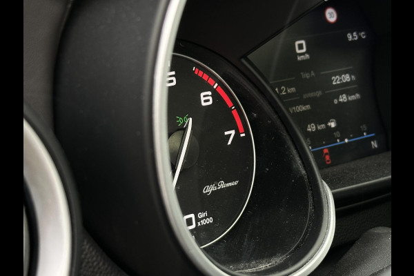 Alfa Romeo Stelvio 2.0 T AWD Veloce Panoramadak Adapt. Cruise Harman/Kardon Leer Stoelverw. 20''LM