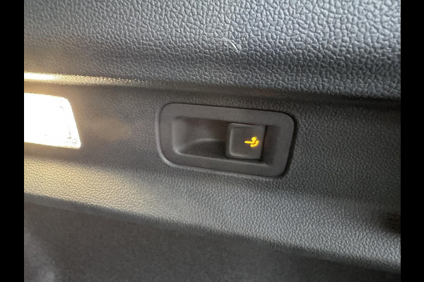 Ford Explorer Premium Extended Range RWD 77 kWh 286pk | Panorama Dak | Driver assistance Pack | Trekhaak wegklapbaar | AGR stoelen