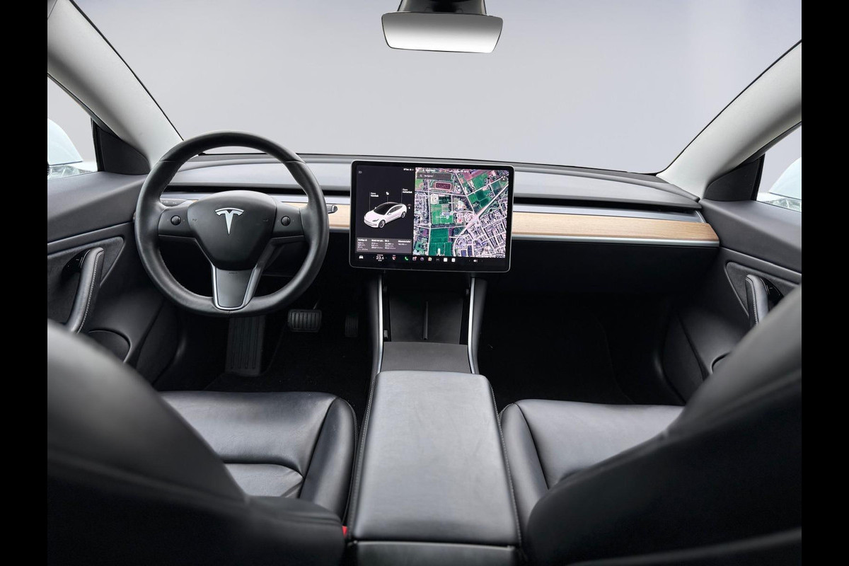 Tesla Model 3 Standard RWD Plus 60 kWh, 19 inch, panoramadak, leder, NL auto met nationale auto pas