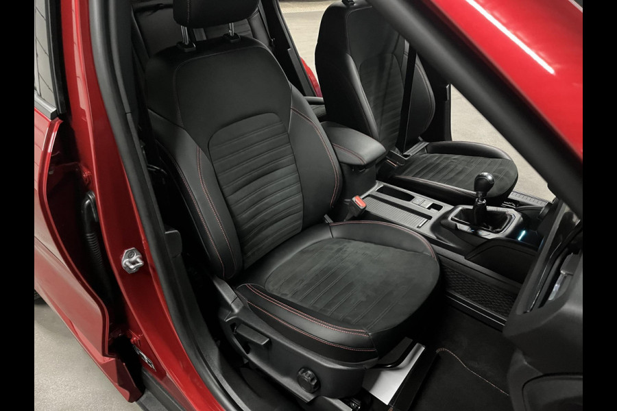 Ford Kuga 1.5 EcoBoost ST-Line X *1800 kg Trekgewicht | Trekhaak | Adapt. Cruise | B&O | Carplay | Stuur-/Stoelverwarming |