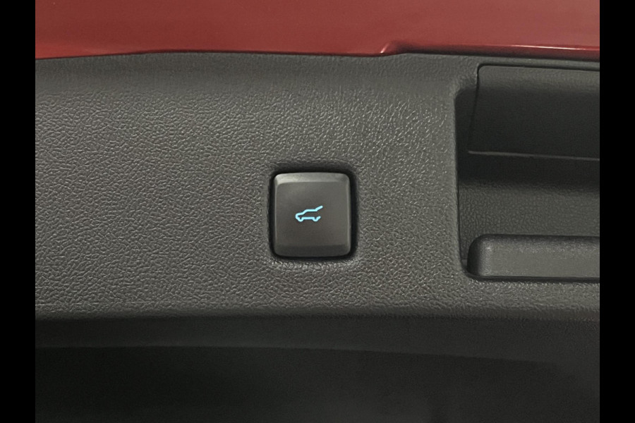 Ford Kuga 1.5 EcoBoost ST-Line X *1800 kg Trekgewicht | Trekhaak | Adapt. Cruise | B&O | Carplay | Stuur-/Stoelverwarming |