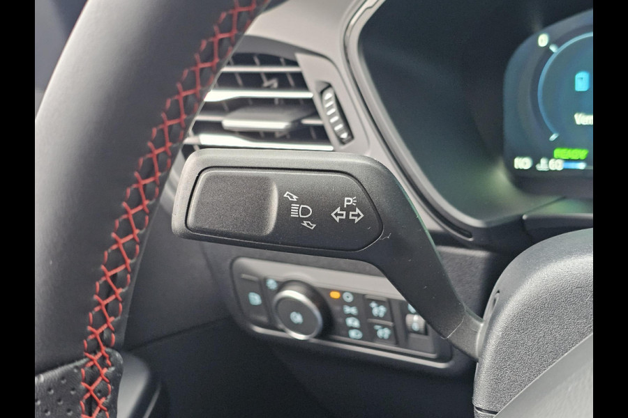 Ford Kuga 2.5 PHEV ST-Line 243 pk | Driver Assistance Pack | Wegklapbare trekhaak | 2.100 kg trekgewicht! | Winterpakket | 19 inch Licht metalen Velgen