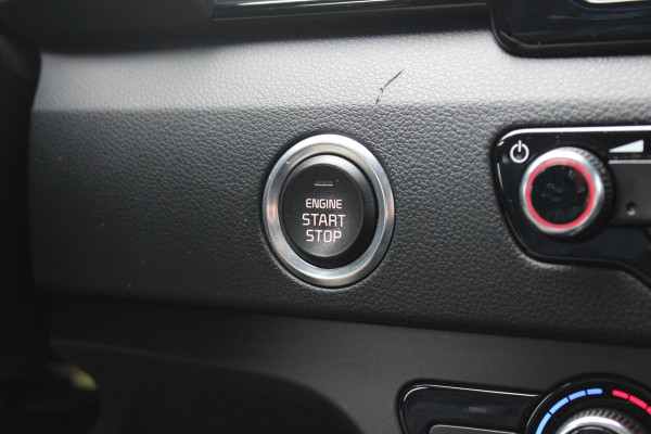 Kia Niro 1.6 GDi Hybrid ExecutiveLine | Dealeronderhouden | Stoel + Stuurverwarming | Climate Control | Cruise Control | Camera | Navigatie |