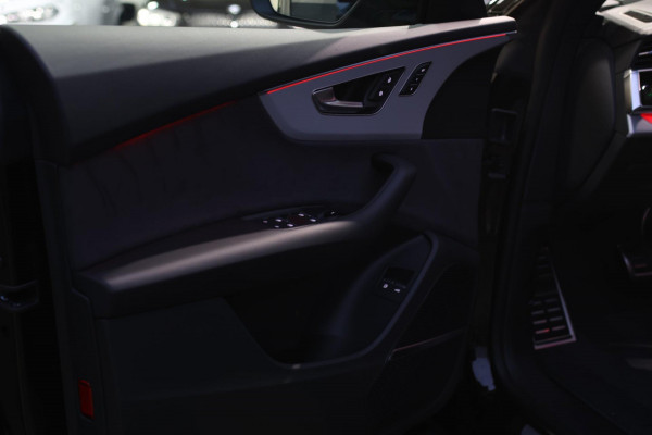 Audi Q8 60 TFSI e Quattro Competition *Pano*RS-Stoelen*B&O*4-Wiel besturing*360 Camera*