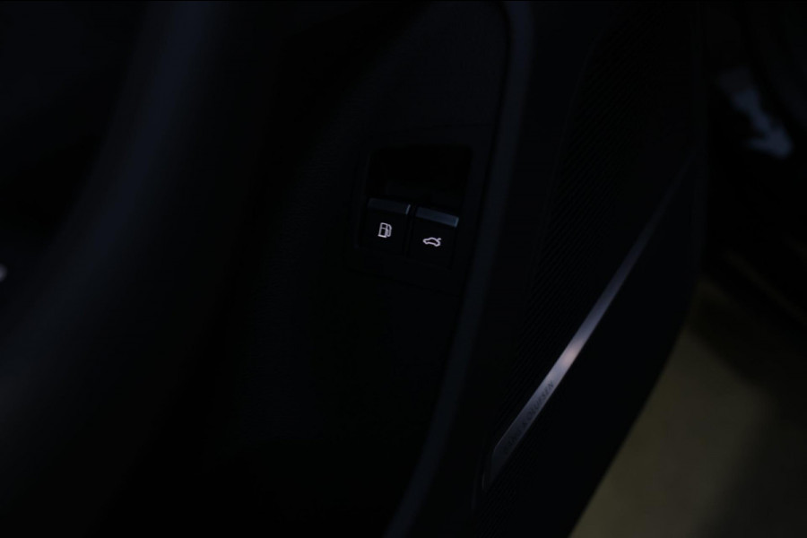 Audi Q8 60 TFSI e Quattro Competition *Pano*RS-Stoelen*B&O*4-Wiel besturing*360 Camera*