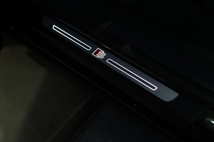 Audi Q8 60 TFSI e Quattro Competition *Pano*RS-Stoelen*B&O*4-Wiel besturing*360 Camera*