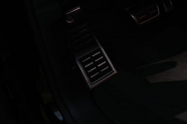Audi Q8 60 TFSI e Quattro Competition *Pano*RS-Stoelen*B&O*4-Wiel besturing*360 Camera*
