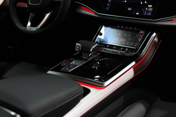 Audi Q8 60 TFSI e Quattro Competition *Pano*RS-Stoelen*B&O*4-Wiel besturing*360 Camera*